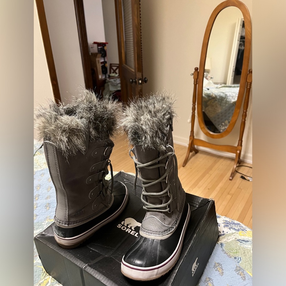 Women’s Sorel Boots size 7